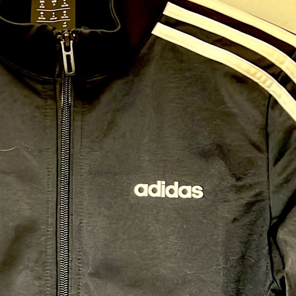💥TOPS SALE💥 NWOT ADIDAS ESSENTIALS WARM-UP 3-STRIPES TRACK JACKET IN BLACK - Picture 2 of 5